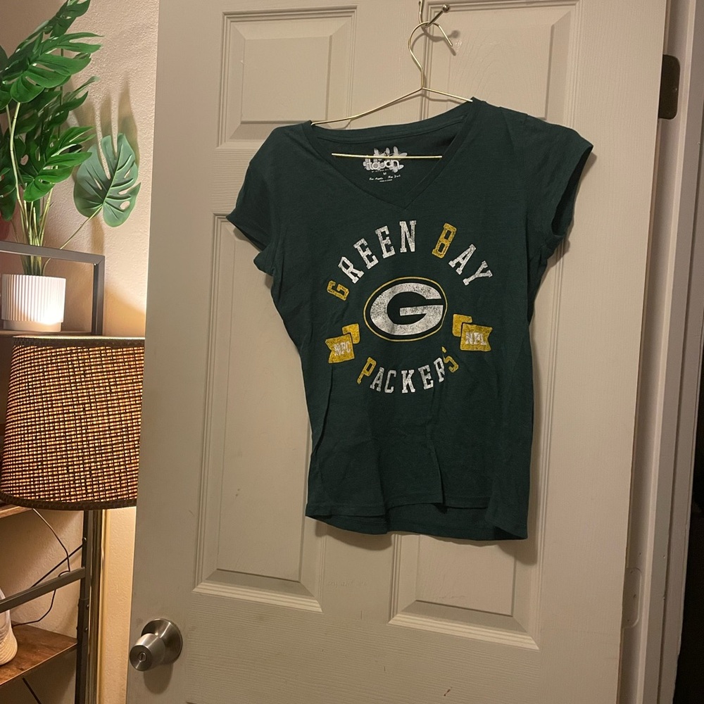 Petite teen, girl Green Bay Packers Green T-Shirt-Medium